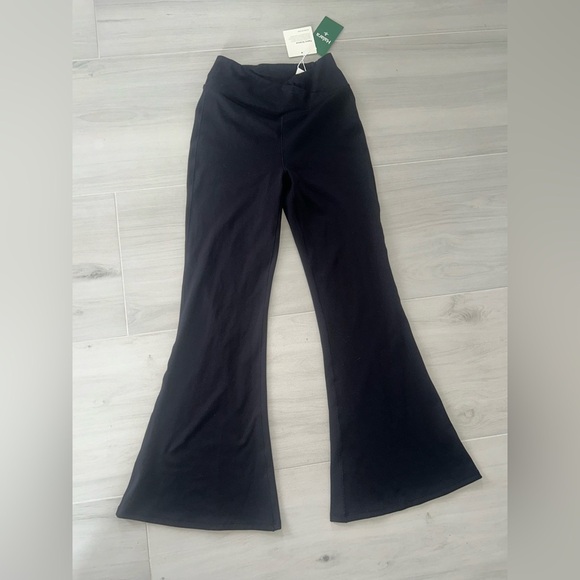 Halara High Waisted Crossover Flare Yoga Leggings Black SP - Picture 3 of 8